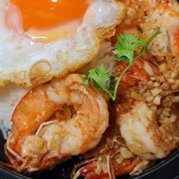 Garlic Shrimp With Rice And Fried Egg