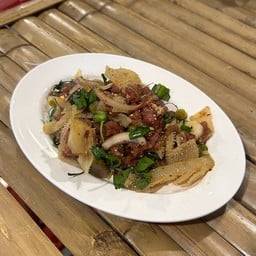 จารย์โต้ลาบยโส เจ้าคุณทหาร