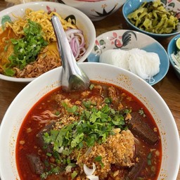 ขนมจีนน้ำเงี้ยว แม้น้อยเจียงฮาย