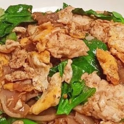 Pad See Ew With Chicken