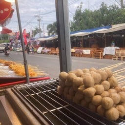 เปี๊ยกลูกชิ้นหมูปั้นสด หมู่บ้่านพรทวีแกรนด์