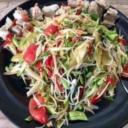 ส้มตำลุงปอง ร้านลุงปองติดร้านป้าเก๋