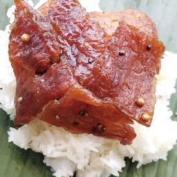 ปายหมูทอดห่อใบตองโบราณสาขาวัดตะกล่ำ หมูทอดห่อใบตองโบราณ
