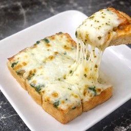 ผักโขมเบคอนอบชีส