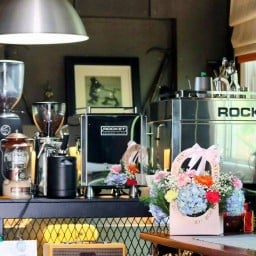 Poojah Cafe'Coffee ข้าวคอหมูย่างเกลือ ข้าวหน้าเนื้อ_อาหารตามสั่งเจ้ปู 0 8 9 7 9 2 1 1 9 9