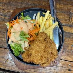 สเต็ก แฮม-ชีส แม่โจ้