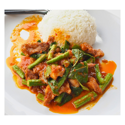 ผัดพริกแกงหมูชิ้นราดข้าว