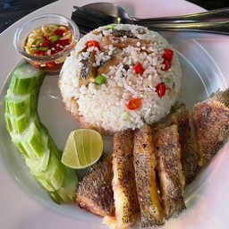 ข้าวผัดปลาสลิด