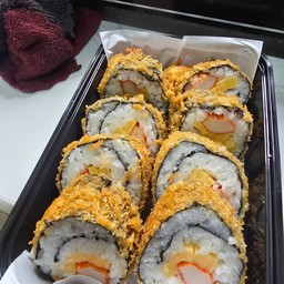 ซูชิทอดไส้ไข่หวาน+ปูอัด