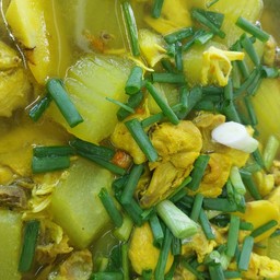 ไก่ต้มขมิ้น