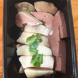 ข้าวมันไก่ ต้าวมันไก่(หน้าร้านขวัญใจไททำ)