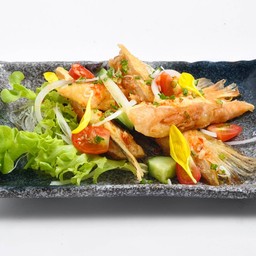 ยำครีบปลาแซลม่อนย่าง