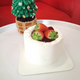 เค้กสตอเบอร์รีีครีมสดครึ่งปอนด์ 2