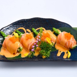 แซลม่อนเอบิโกะสไปซี่โรล