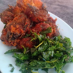 ปลาดุกกรอบผัดพริกขิง