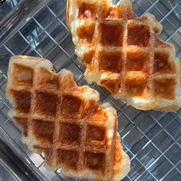 ครอฟเฟิล (น้ำตาล)