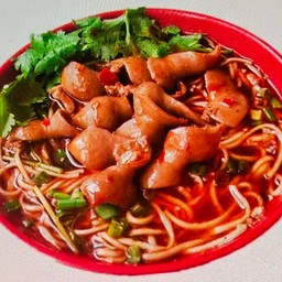 เส้นหมี่ไส้หมูตุ๋น