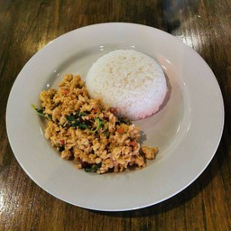 ข้าวกะเพราไก่สับ ซอสกะเพราสูตรพิเศษ steakhouse 168