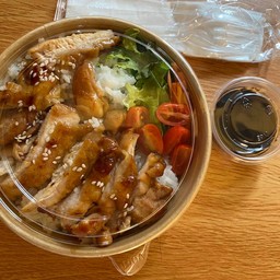 ข้าวกล่อง ท่าฉลอม