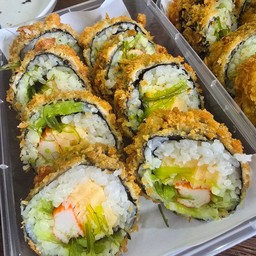 ซูชิทอดไส้ยำสาหร่าย+ไข่หวาน+ปูอัด