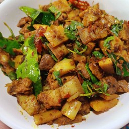 ผัดเผ็ดหน่อไม้ดอง หมูสามชั้น