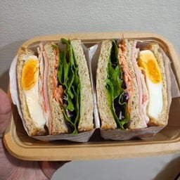 แซนวิชแฮม ไข่ดาว ปูอัด