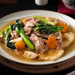 ราดหน้าไก่