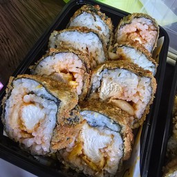 ซูชิทอดไส้ไก่ทอดกิมจิ