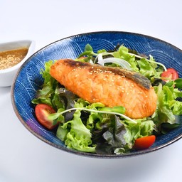 สลัดปลาแซลม่อนย่าง