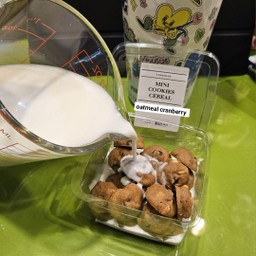 มินิคุกกี้ซีเรียล(โอ๊ตแคนเบอรี่)