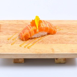 แซลม่อนสไปซี่เอบิโกะซูชิ