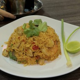 ข้าวผัดต้มยำทะเล