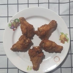 ปอเปี๊ยะแม่นันเจ้าเก่า