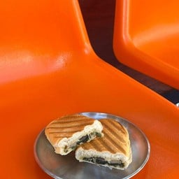 พานินี่ เห็ดและผักโขม