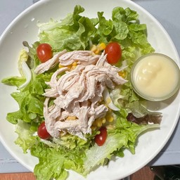 สลัดอกไก่ต้ม