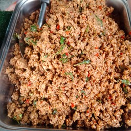 กะเพราหมูสับ(กับข้าว)