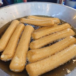 ใหญ่ยาวปลาเส้นมหาชัย 1 เส้นมีผักน้ำจิ้ม