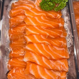 แซลมอนซาซิมิ 150กรัม.