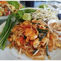 ผัดไทยเคียงปิง