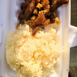 ร้านหอมหมูทอด....บายตุ้ยนุ้ย