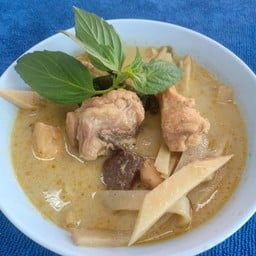 ชุดขนมจีนแกงเขียวไก่