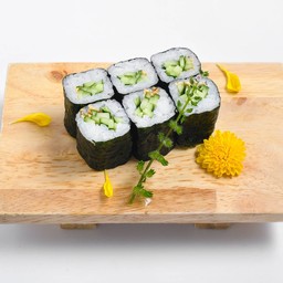 แตงกวา มากิ