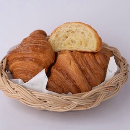 ครัวซองต์ เนยสด (Plain Croissant)