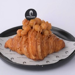 ครัวซองต์ แมคคาเดเมีย (Macadamia Croissant)