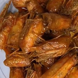 หัวกุ้งผัดกระเทียม