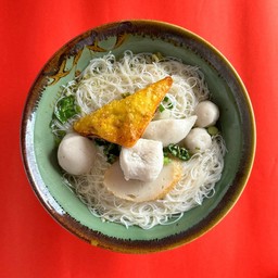 ปลาสมุทร ก๋วยเตี๋ยวลูกชิ้นปลา -