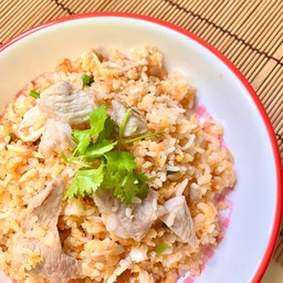 ข้าวผัดไข่ไช้โป้ว ใส่หมู