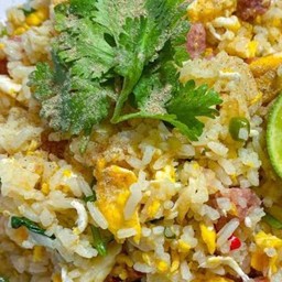 ข้าวผัดเเหนม