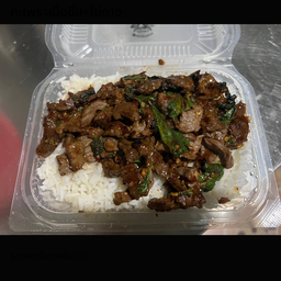 ข้างกะเพราเนื้อชิ้น