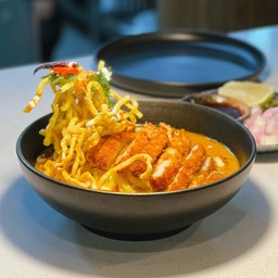 ข้าวซอย  ทงคัตสึ